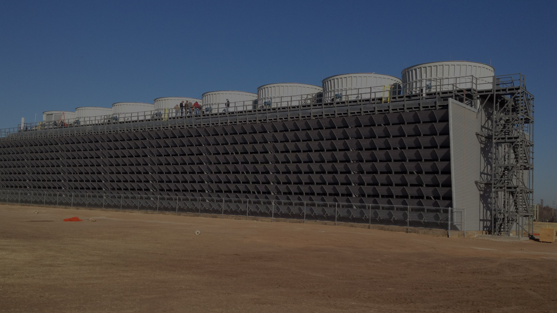 Large Field-Erected Cross Flow Cooling Tower